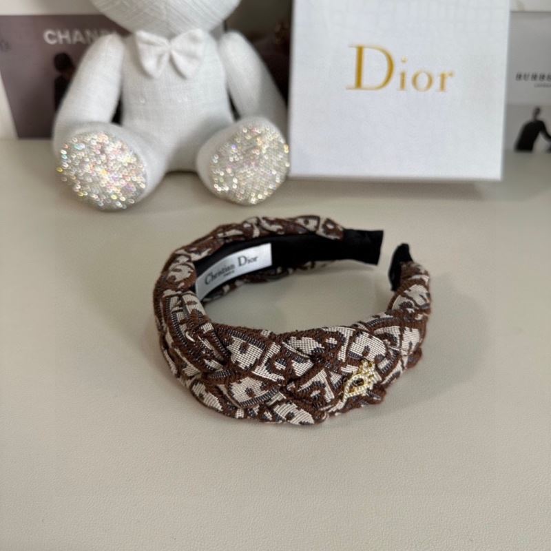 CHRISTIAN DIOR